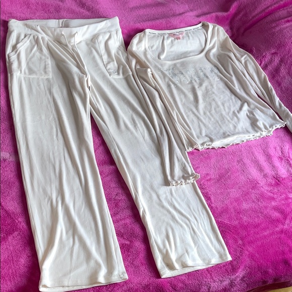 Juicy Couture Other - Juicy couture Women's Cream Sleepwear Set